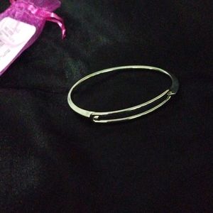 Bracelet costume jewelry